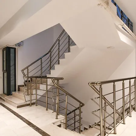 Appartement Paoni & By Solid Butoaie